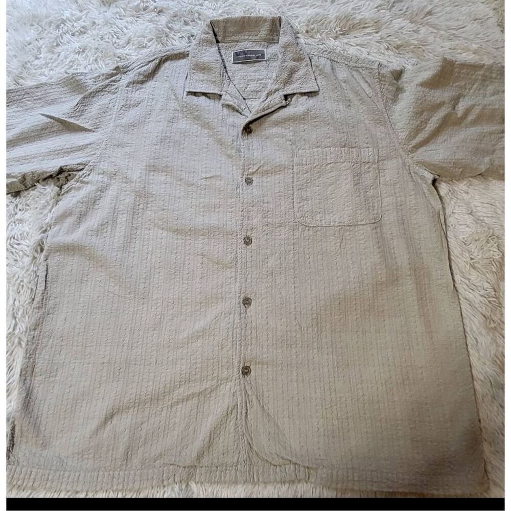 Men's embroidery off white short sleeve front pocket shirt L